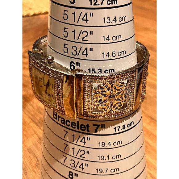 Geneva Silver Cuff Watch Women's Celtic Analog *New Battery* Dressy Bracelet - Picture 10 of 10